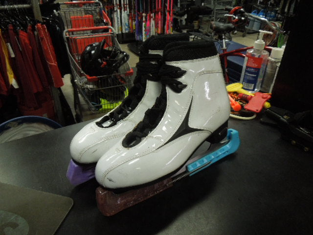 Load image into Gallery viewer, Used Lake Placid Figure Skates On Imperial Elite Blades Size 9
