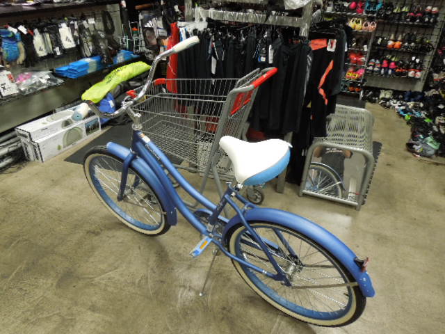 Load image into Gallery viewer, Used Huffy Cranbrook Women Perfect Frame 26" Beach Cruiser

