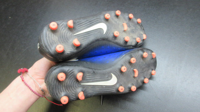Load image into Gallery viewer, Used Nike Magista Ola II FG Soccer Cleats - Size Youth 1
