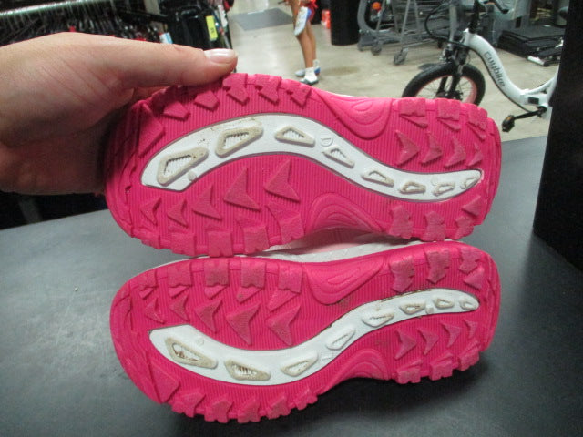 Load image into Gallery viewer, Used Rugged Bear Size 1 Girls Winter Boots
