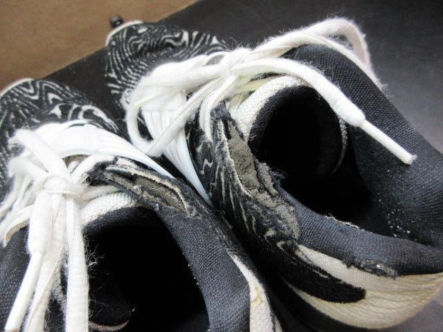 Load image into Gallery viewer, Used Nike KD 14 TB Basketball Shoes - Size 7.5
