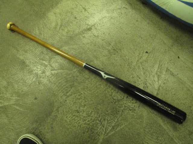 Load image into Gallery viewer, Used Mizuno Pro Maple Poplar 37" Fungo Bat
