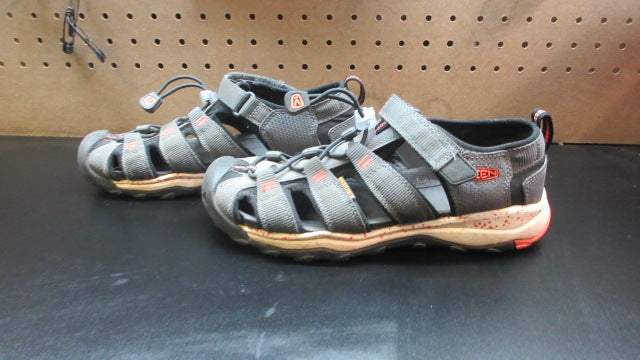 Load image into Gallery viewer, Used Keen Newport Neo H2 Sandal/ Hiking Shoes - Size 4
