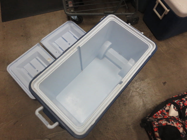 Load image into Gallery viewer, Heavy Use Rubbermaid Rolling Ice Chest with Cold Chill Removable Lids
