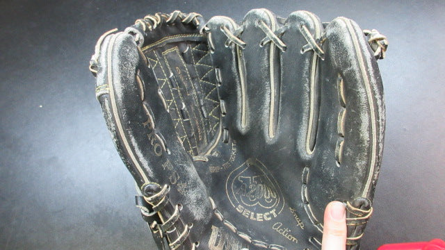 Load image into Gallery viewer, Used Wilson A200 Pro Select Clemens 11&quot; Glove - Broken Lace
