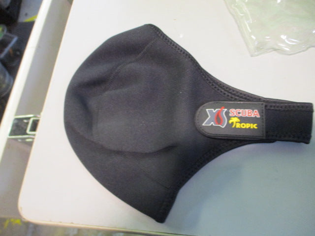 Load image into Gallery viewer, Used XS Scuba Tropic 2MM Beanie
