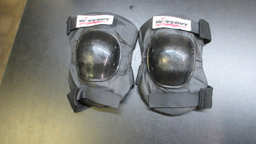 Used Wipeout Knee Pads - Youth Med