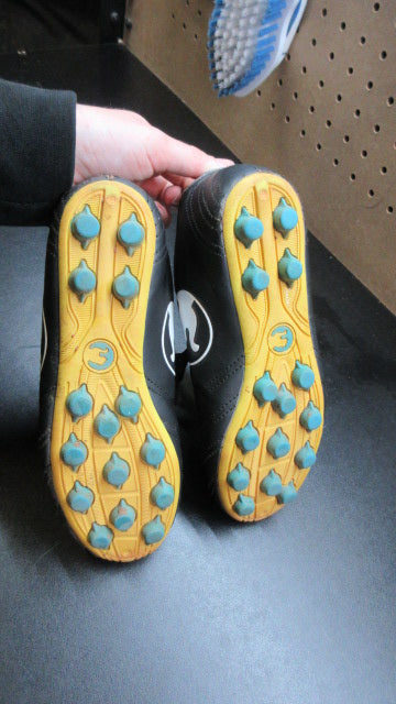 Load image into Gallery viewer, Used Procat Soccer Cleats - Size 2
