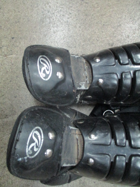 Load image into Gallery viewer, Used Rawlings 16DCW Youth 12-16 Catchers Shin Guards (Has Wear)

