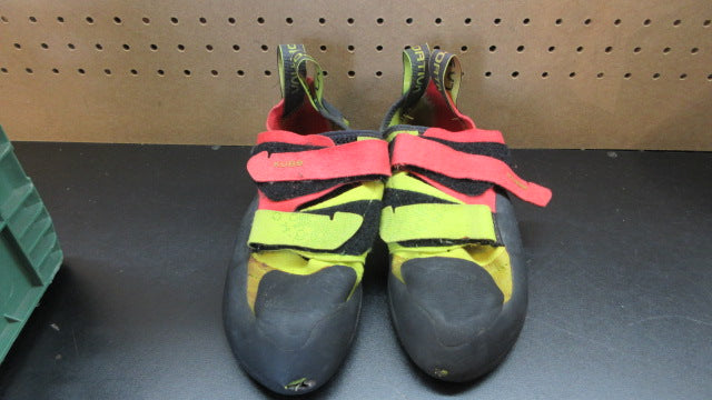 Load image into Gallery viewer, Used La Sportiva Kubo Climbing Shoes - Size 11
