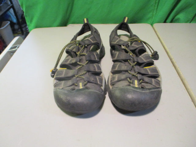 Load image into Gallery viewer, Used Keen Hiking Sandals Washable Size 8.5
