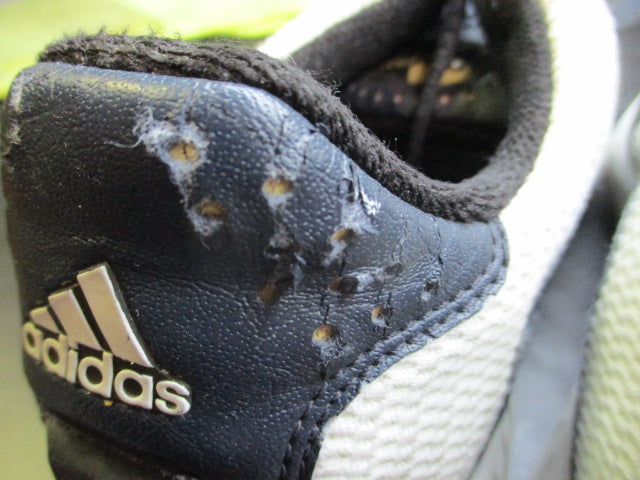 Load image into Gallery viewer, Used Adidas Golf Shoes Size 9
