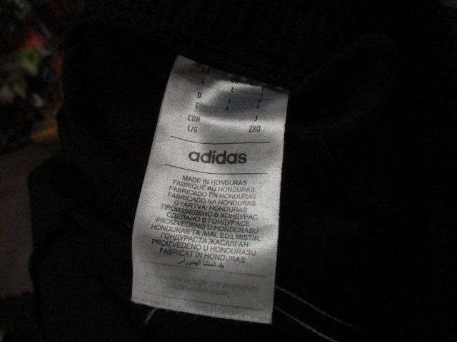 Load image into Gallery viewer, Used Adidas Size Large Soccer Shorts
