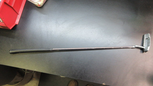 Load image into Gallery viewer, Used Wilson Pro Staff 32&quot; Putter - RH
