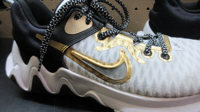 Load image into Gallery viewer, Used Nike Giannis Immortality Championship Sneakers - Size 9.5
