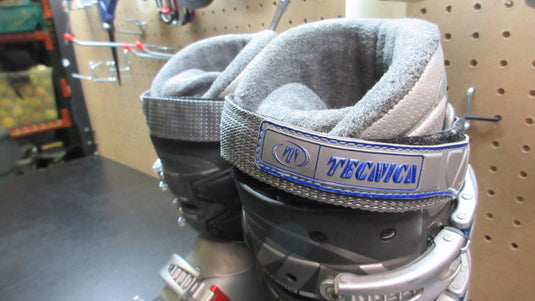 Used Tecnica Entry X 7 Ski Boots - Size 23.0-23.5