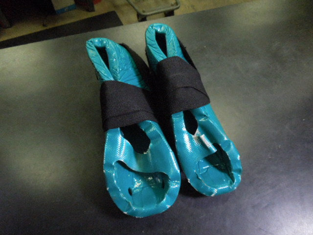 Load image into Gallery viewer, Used Century Foot Pad Sparring Protection Size 3/4
