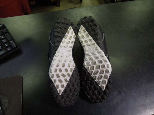 Used Stelle Youth Cleats Size 6