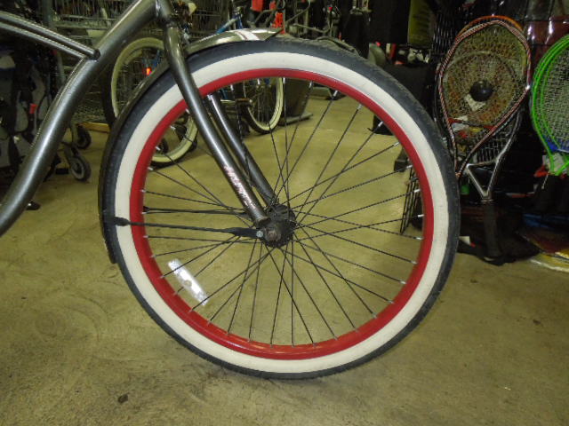 Load image into Gallery viewer, Vintage Huffy Cranbrook Mens Beach Cruiser
