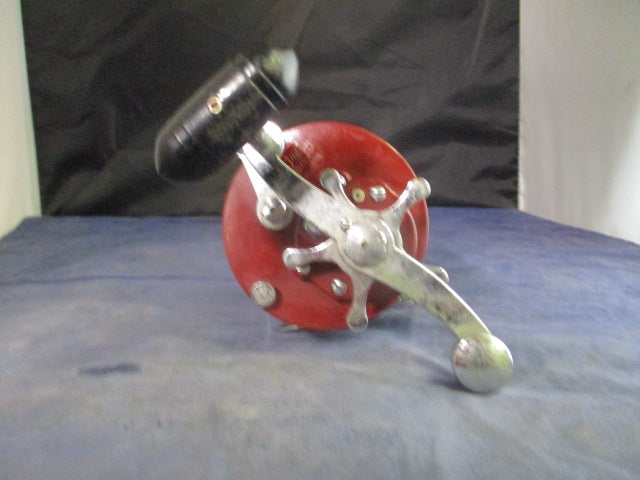 Load image into Gallery viewer, Used Penn Jig-Master no. 500 Fishing Reel

