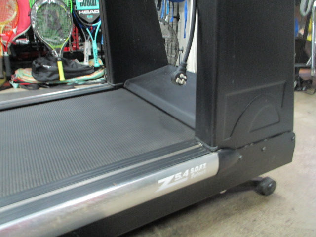 Load image into Gallery viewer, Used True Z 5.4 Soft Select Treadmill W Orthopedic Belt
