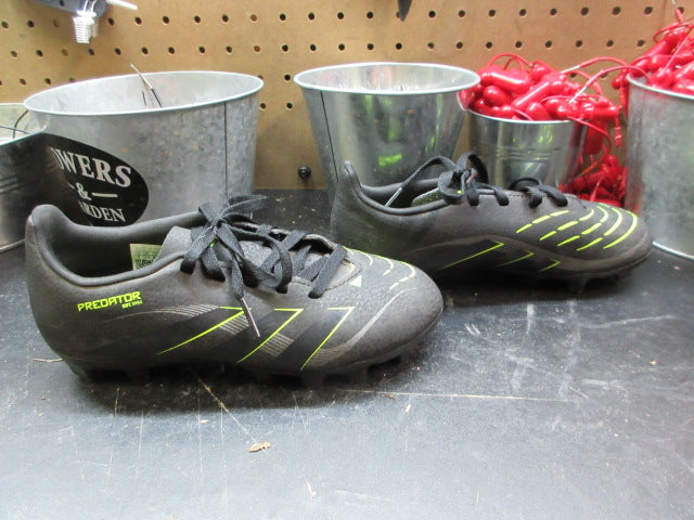 Load image into Gallery viewer, Used Adidas Predator Soccer Cleats - Size 1
