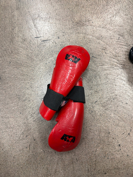 used ata marial ars gloves ripped size small red