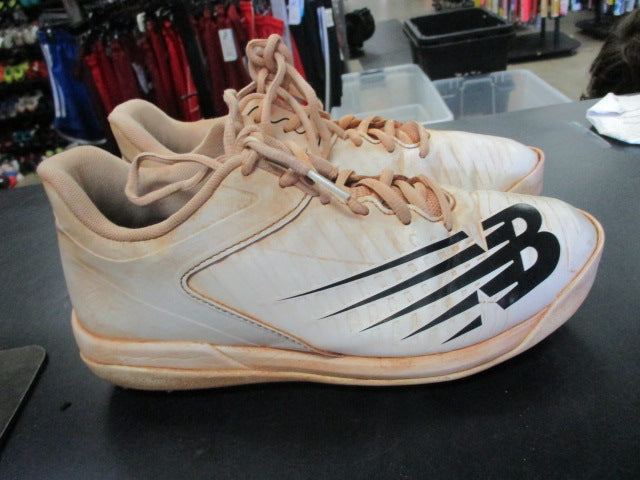 Load image into Gallery viewer, Used New Balance Size 6 Cleats (Needs Insoles)
