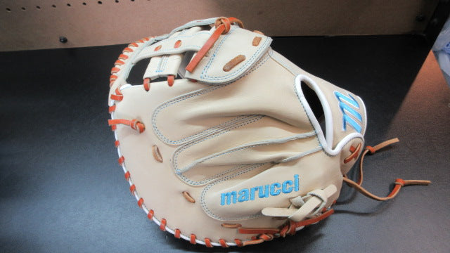 Load image into Gallery viewer, Used Marucci Acadia Fastpitch M Type H-Web 33.50&quot; Catchers Mitt - RHT
