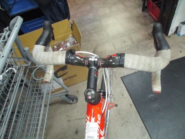 Load image into Gallery viewer, Used Trek Madone 20 Speed 22mm Road Bike

