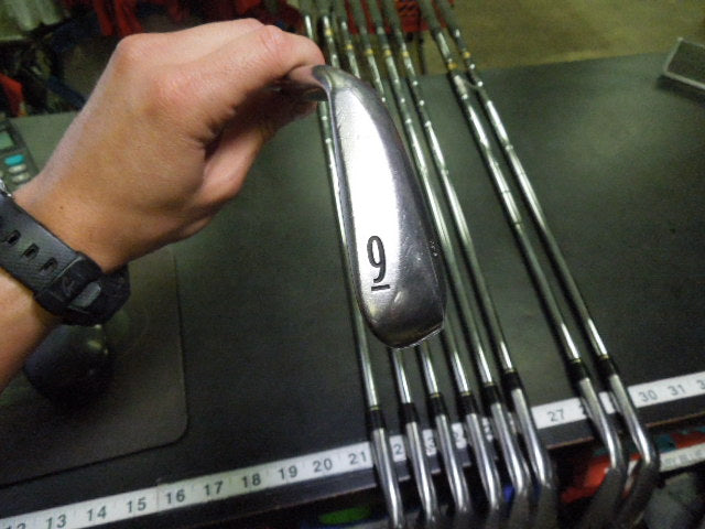 Load image into Gallery viewer, Used Titleist DCI 962 9pc Right Hand Iron Set 3-9 Iron and S,P-Wedge
