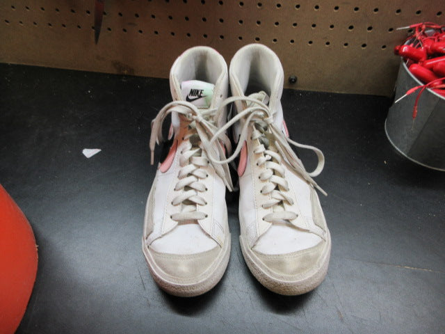 Load image into Gallery viewer, Used Nike Blazer Mid 77 Sneakers - Size Youth 6.5
