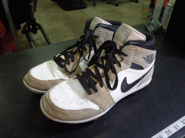 Load image into Gallery viewer, Used Nike Jordan 1 Retro MCS Baseball Cleats Size 10.5
