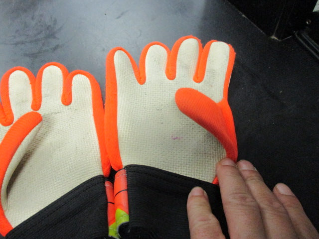 Load image into Gallery viewer, Used Sportout Size 6 Soccer Goalie Gloves
