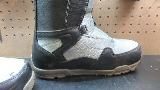 Used 5th Element Boa Snowboarding Boots - Size 8