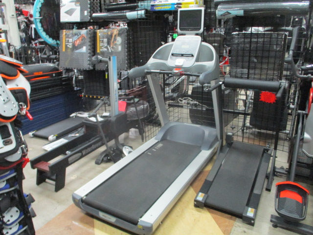 Load image into Gallery viewer, Used Precor 932i Treadmill w/ Cardio Theater TV (Missing One Heart Rate Monitor
