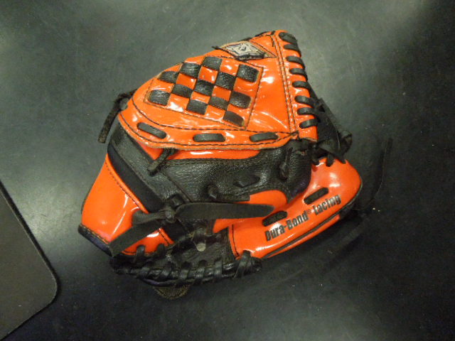 Load image into Gallery viewer, Used Franklin 9.5"  Baseball/Softball Glove Lots of Wear has Rips
