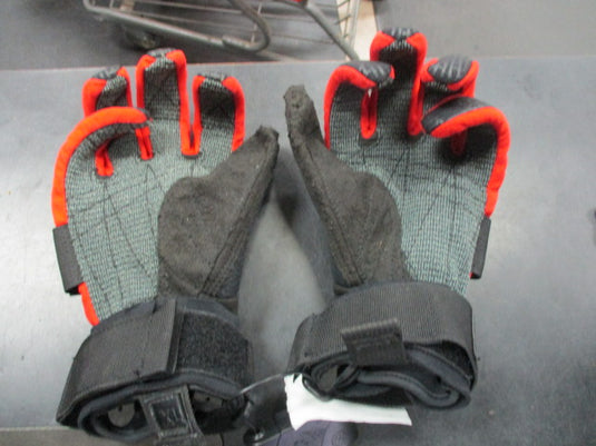 Used 41 Tail Syndicate Water Sports Gloves Size XL