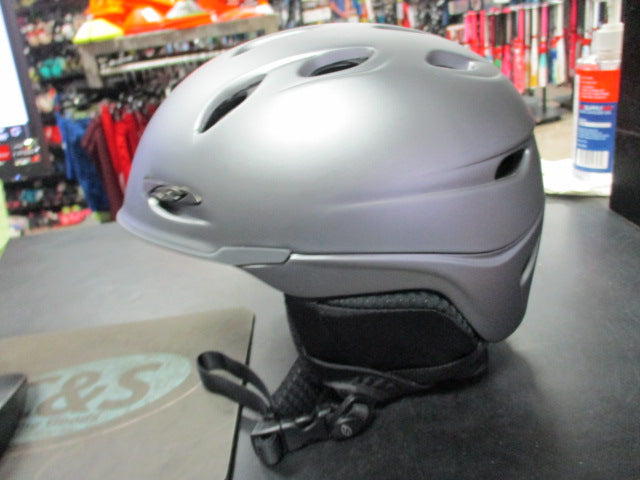 Load image into Gallery viewer, Used Smith Transport Boa Size Medium Ski  Helmet

