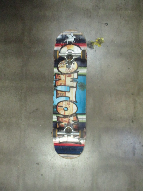 Load image into Gallery viewer, Used Cowntown Skateboard With Force Trucks
