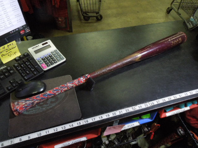 Load image into Gallery viewer, Used Marucci Rake Maple Cage Bat 33 in 30 oz -3
