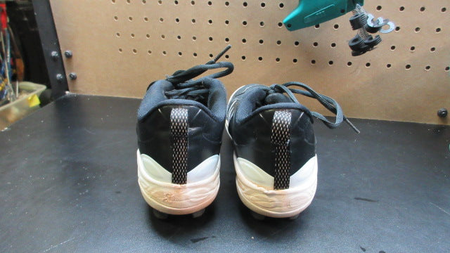 Load image into Gallery viewer, Used New Balance 3000v7 Size Cleats
