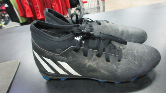 Used Adidas Predator Size 4.5 Soccer Cleats