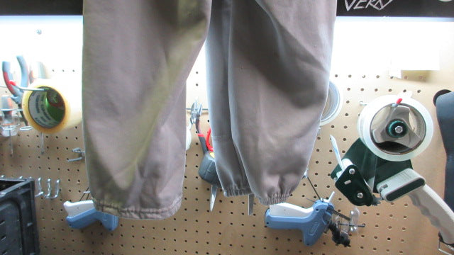 Load image into Gallery viewer, Used Wilson Elastic Bottom Baseball Pants - Size Youth Medium
