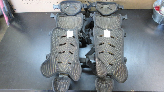 Load image into Gallery viewer, Used Adidas Catchers Shin Guards - Size 9-12
