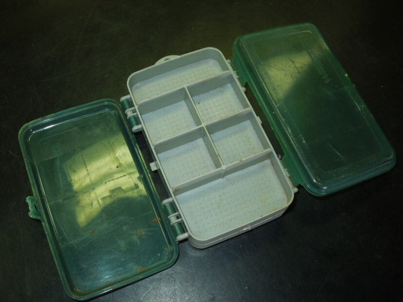 Load image into Gallery viewer, Used Woodstream Double Sided Tackle Box 6" x 3.5"
