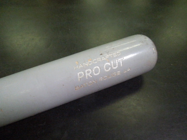 Load image into Gallery viewer, Used Marucci PRO CUT Wood Bat 33 in 30 oz -3
