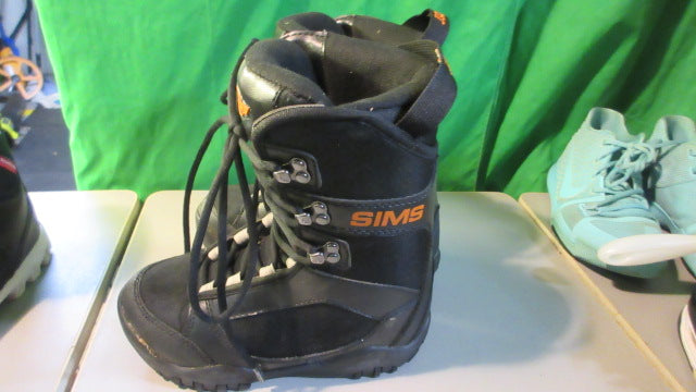 Load image into Gallery viewer, Used Sims Kids Snowboard Boots Size 4
