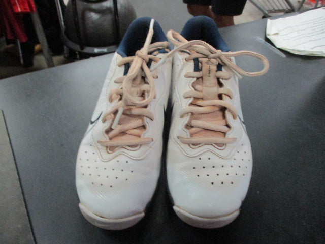 Load image into Gallery viewer, Used Nike Diamond Cleats Size 3.5
