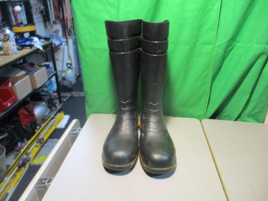 Used Shoes Crews Steel Toe Rain Boots Size - 13